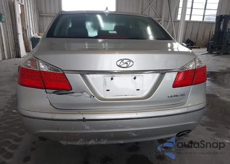 2009 Hyundai Genesis 3.8 z USA, uszkodzony, nr VIN KMHGC46E29U020252